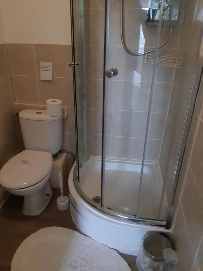 The Adelphi Bed & Breakfast Нюкасъл ъпон Тайн Екстериор снимка