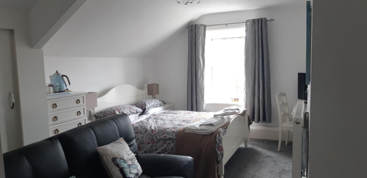 The Adelphi Bed & Breakfast Нюкасъл ъпон Тайн Екстериор снимка