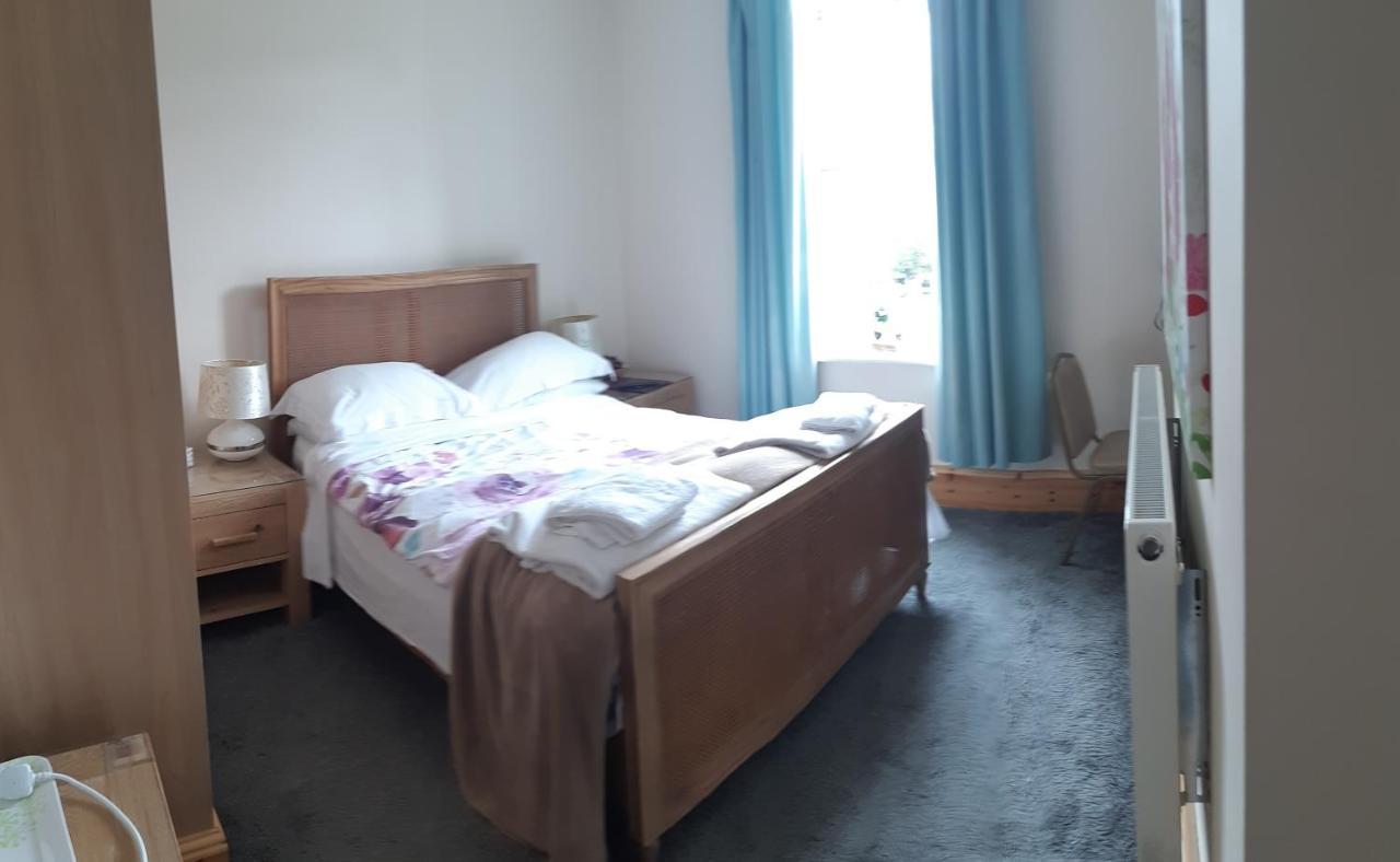 The Adelphi Bed & Breakfast Нюкасъл ъпон Тайн Екстериор снимка